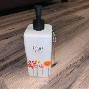 Rae dunn nwt soap dispenser